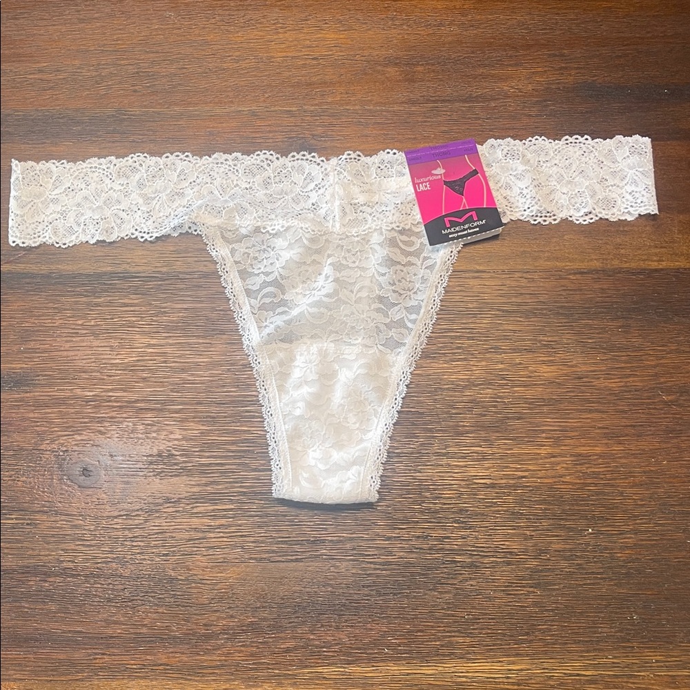 Maidenform  Thong Panty White Luxurious Lace Romantic Sissy Feminine Bridal 2X